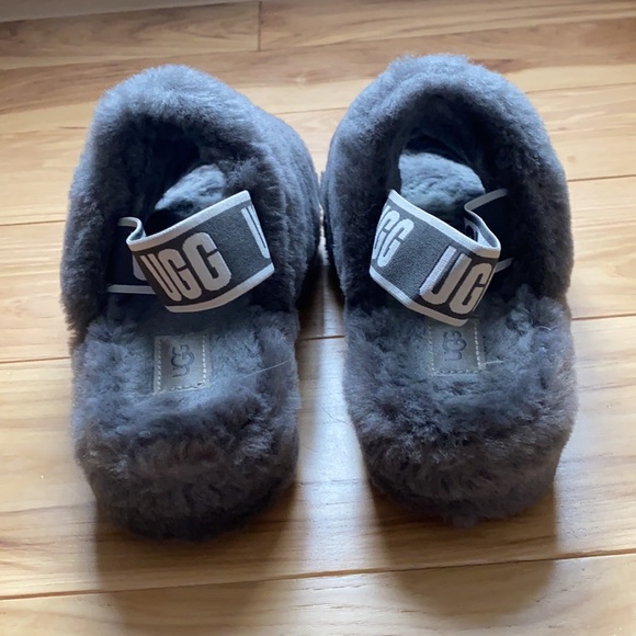 UGG®
Women's Fluff Yeah Slide Slippers - Picture 3 of 7